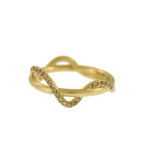 A Yellow Gold Cognac Diamond Ribbon Ring